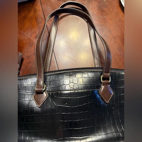 St. John’s bay faux leather bag - Picture 2 of 5